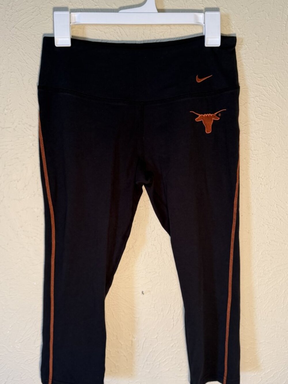 Nike Texas Longhorns Dry Fit Black Cropped Yoga Pant, Size Medium